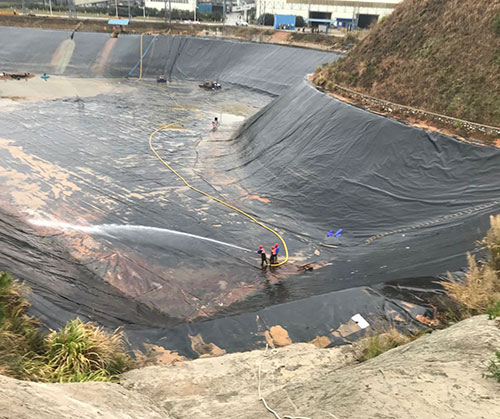 运粮湖管理区废水池清理